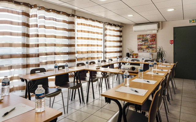 Park And Suites Marseille Airport