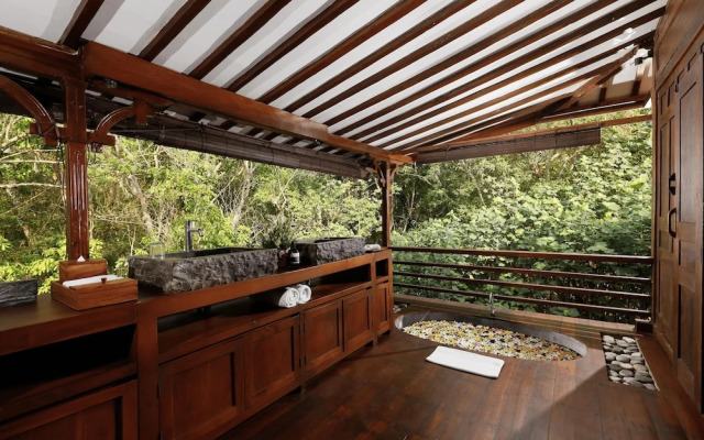 Villa Leona by Nakula