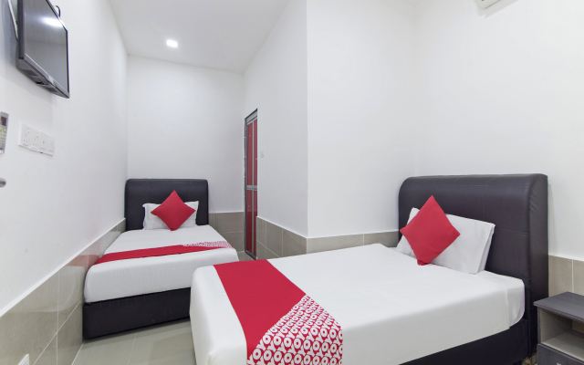 OYO 414  Adiff Palace Hotel