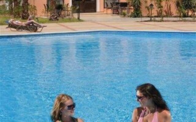 Sol Y Mar Shams Suites
