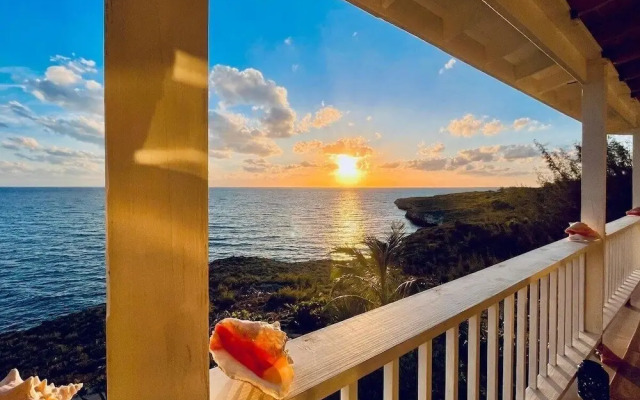 Blue Love Point 5 Bedroom Home