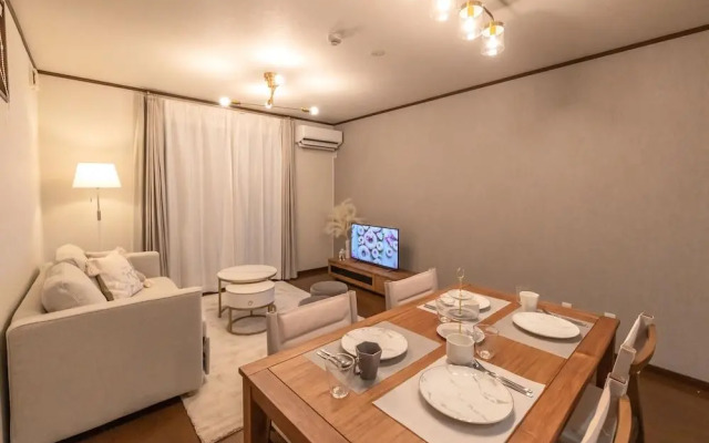 Ten-Cha House - Self-Check In Only