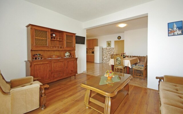 Nice Home in Makarska With Wifi and 3 Bedrooms
