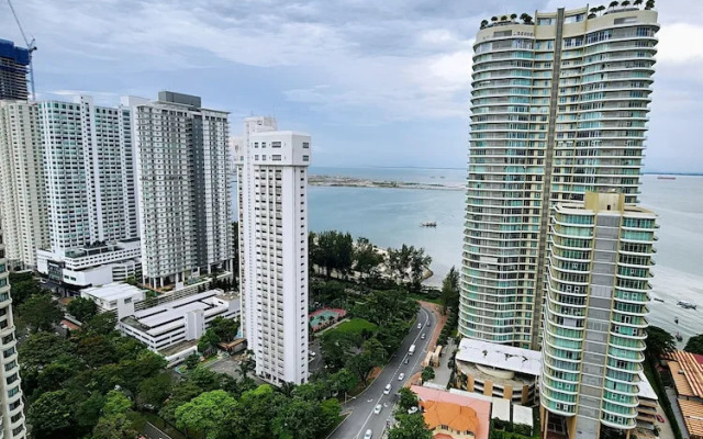 Cozy Mansion One Suite at Georgetown