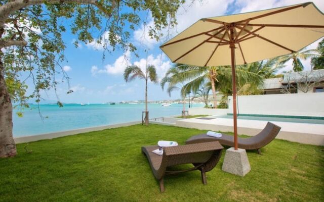 1 Bedroom Beautiful Beachfront Villa