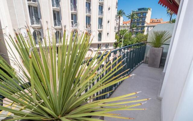 Cannes Center La Croisette Splendid 2 BR in premium residence gardens and balcony by Olam Properties