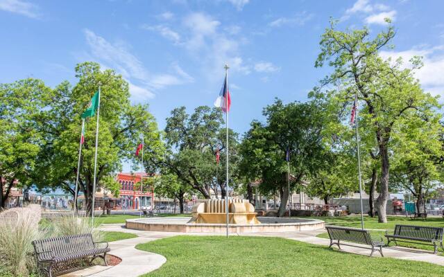 Park Plaza Hotel Seguin