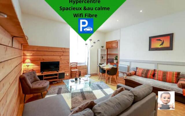 Le Foch-50m2-HYPERCENTRE- Parking Privé & Wifi FIBRE