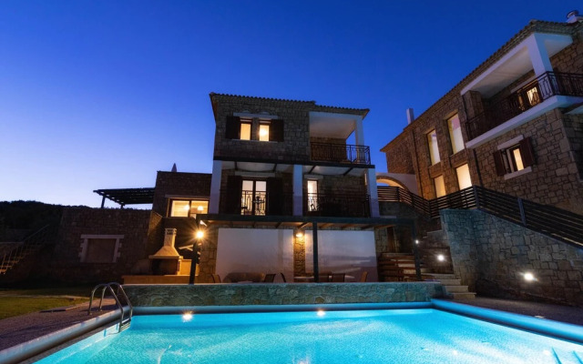 Armonia Seaside Villas