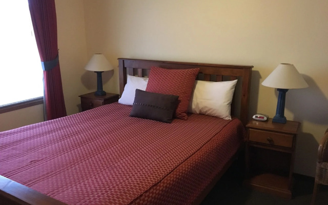 AAt 28 Goldsmith Motel