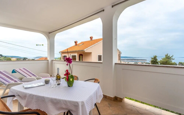 Nada- sea View - A2 - Crveni