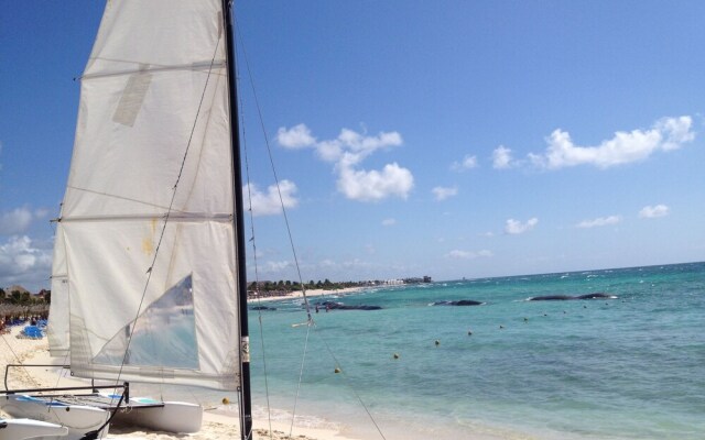 Paraiso Maya Luxury Resort