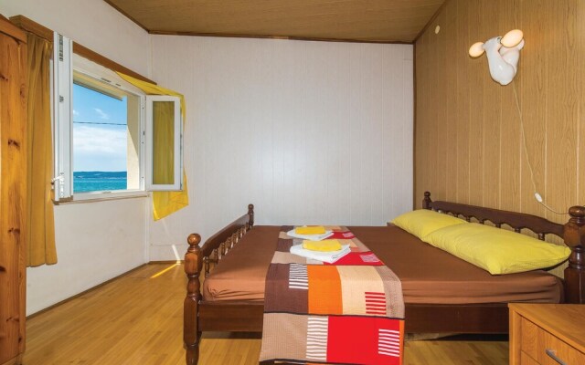 Nice Home in Kastel Kambelovac With Wifi and 4 Bedrooms