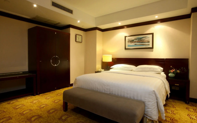 Poly Plaza Hotel