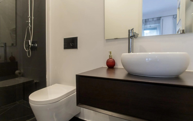 Almada Studios & Suites