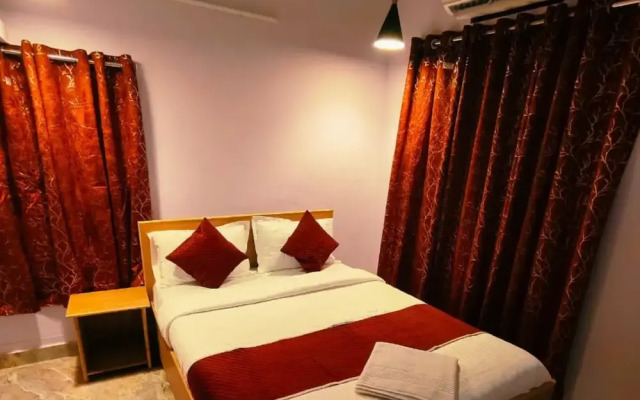 Goroomgo Rail View Guest House Puri