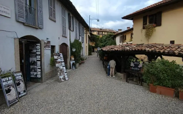Unique 4 Storey House on Naviglio 4Bd, 4Bt