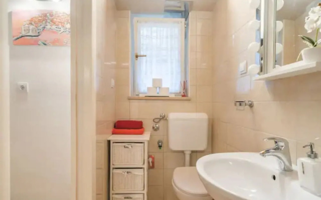 Melek Accommodations