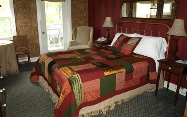 Sylvan Inn Bed & Breakfast