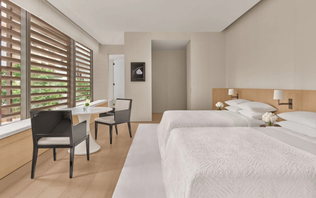 The Singapore EDITION