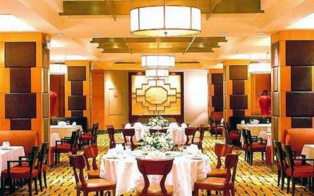 Luxemon Xinjiang Hongfu Hotel