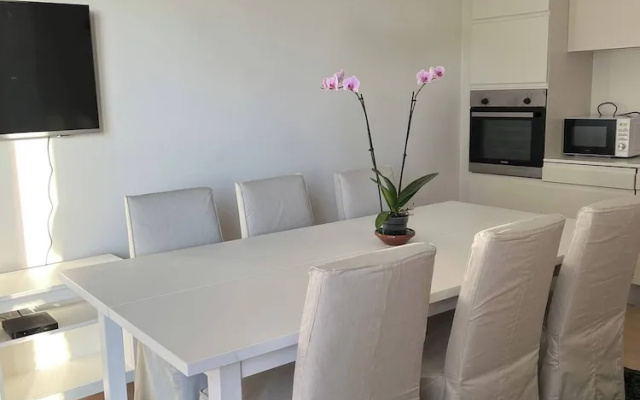 New and Bright Apartment by Aalborg's Havnepromenade