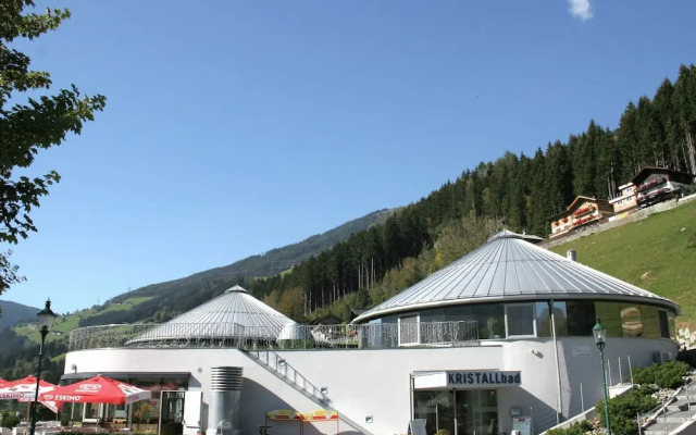 Quaint Chalet in Wald im Pinzgau with Garden near Ski Slopes