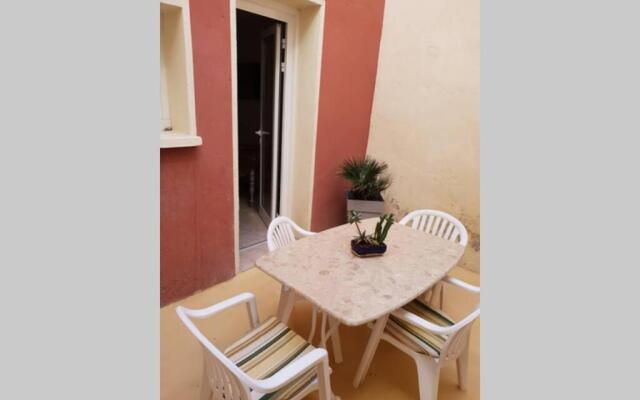 Charmante maison de ville F3 avec garage et cour