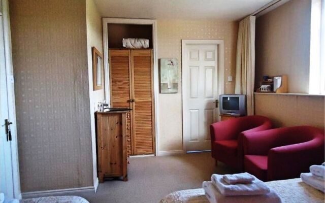 Heather Lodge Country House