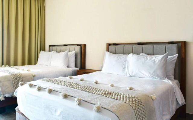Immaculate Design Coupled With First-class Amenities Penthouse
