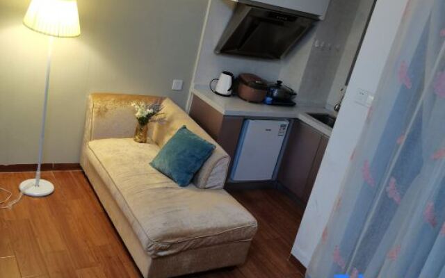 Lin Rui Apartment (Qingyuan Shunying Times Square)