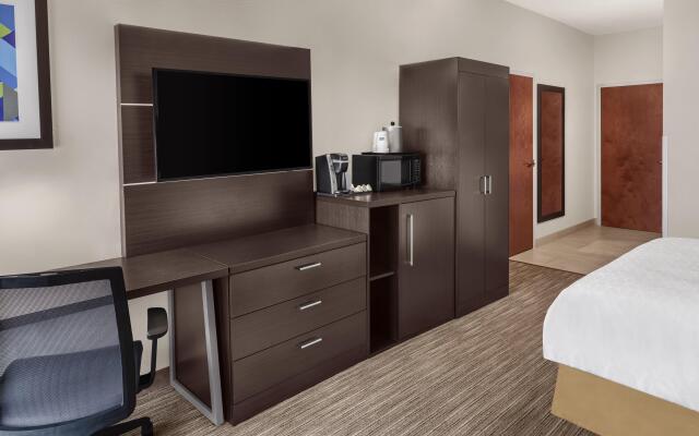 Holiday Inn Express & Suites Asheville SW - Outlet Ctr Area