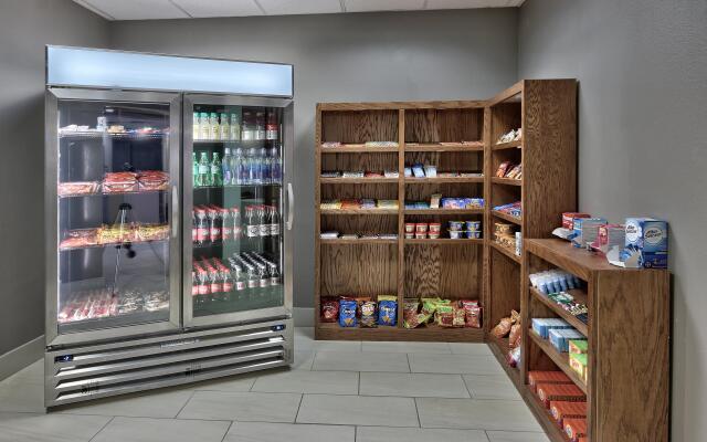 Holiday Express & Suites Portales by IHG