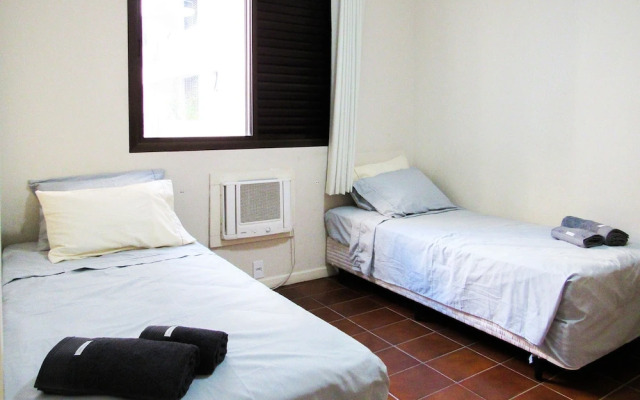 Timo Apto a 200m - Praia das Pitangueiras Guaruj