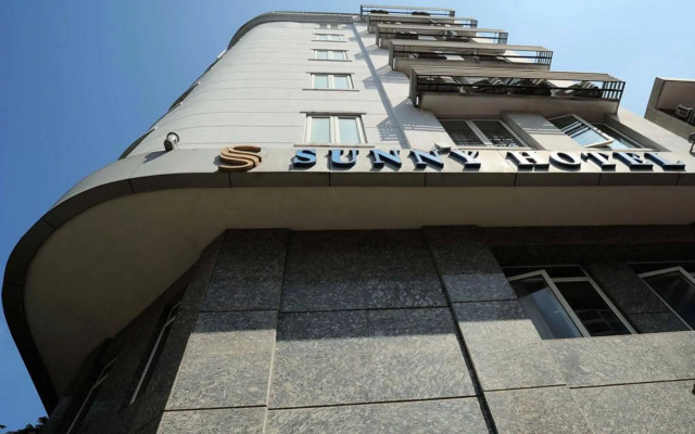 Sunny Hotel 2