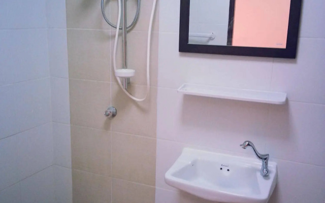 OYO 963 Sunshine Guesthouse