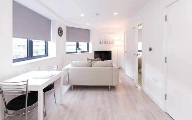 City Stay Apartments - Platform