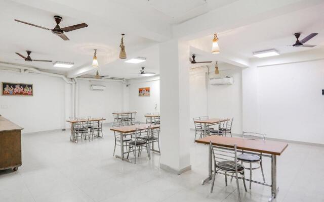 FabExpress Royal Stay