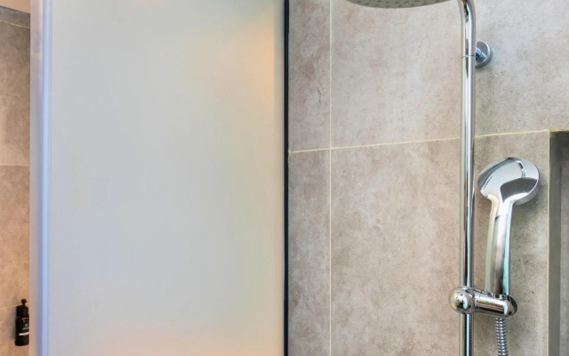 Laska Hotel Resort Ciletuh – Bathroom – Cisolok