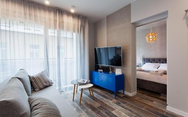 City of The Kings Piano Apartment