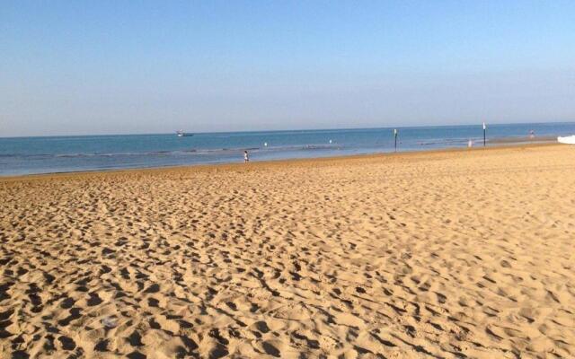 Comfy Seafront Apartment - Beahost