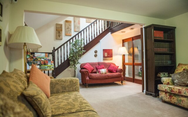 Llanwenarth Hotel & Riverside Restaurant