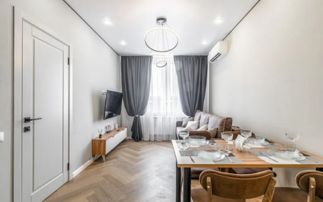 Sunday apartment on Alexandrovskaya St., 4