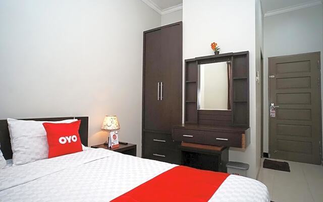 Oyo 2038 Jasmine Guest House Balikpapan