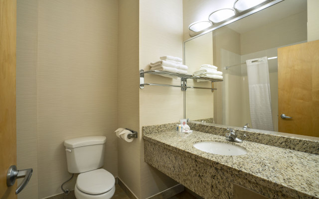 Quality Inn & Suites Thompson