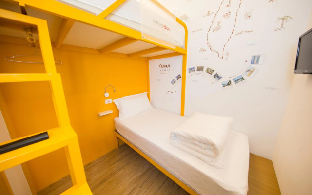 SleepBox Hotel - Ximen