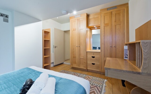 The Oscar Wilde Suite by 5STARSTAY