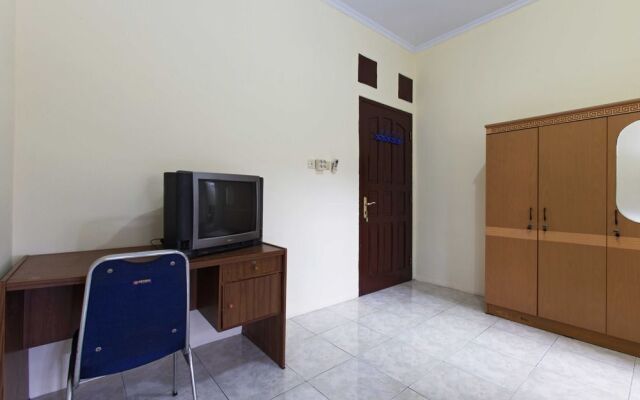 RedDoorz near RS Fatmawati