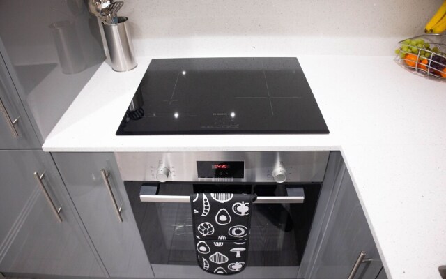 Premium 1 Bed Serviced Apartment in Greater London