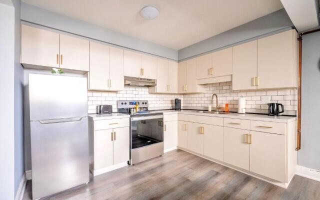 Charming 2BR Apartment - Downtown Hamilton